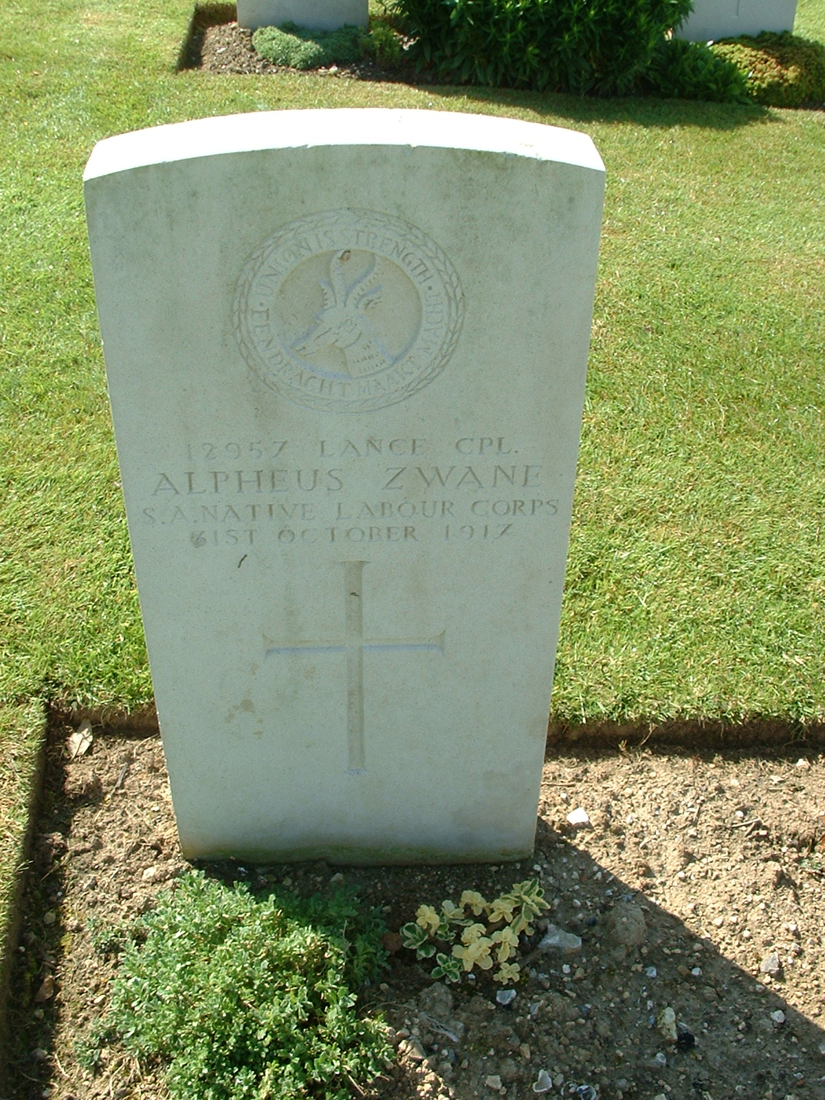 Photo from /search/photos/France/Seine-Maritime/ARQUES-LA-BATAILLE BRITISH CEMETERY/ZWANE_A.jpg